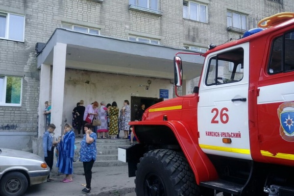 В пожаре в многоэтажке в Каменске-Уральском погибли три человека - Фото 1
