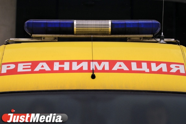 Пассажир, пострадавший в страшном трамвайном ДТП в Екатеринбурге, все еще без сознания - Фото 1