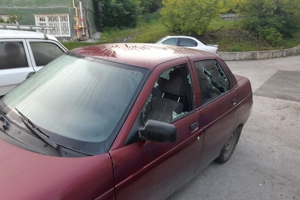 В Екатеринбурге разбили машину кандидата в ЕГД от КПРФ - Фото 1