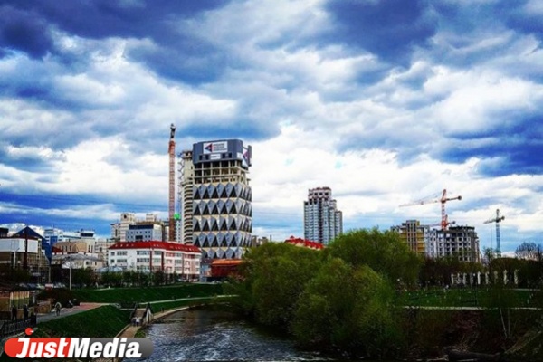 Реконструкция набережной Исети за 170 млн рублей начнется после Дня города  - Фото 1