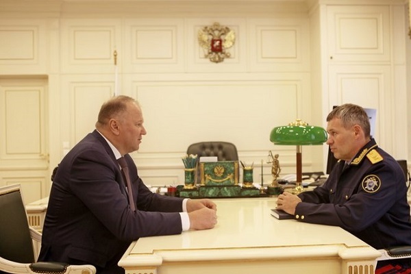 Полпред Цуканов впервые встретился с новым главой свердловских следователей - Фото 1