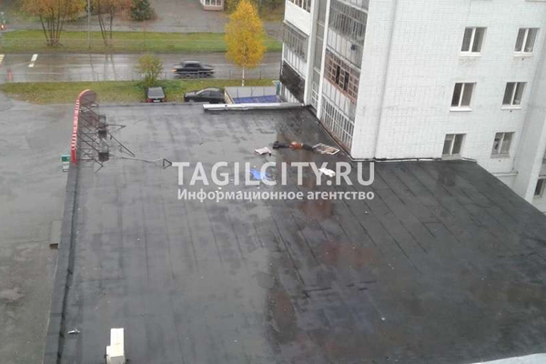 В Нижнем Тагиле на крыше «Кировского» нашли труп бабушки - Фото 1