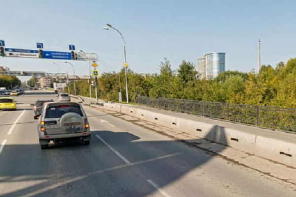 Администрация Екатеринбурга заказала экспертизу состояния моста по улице Ткачей через Исеть - Фото 1