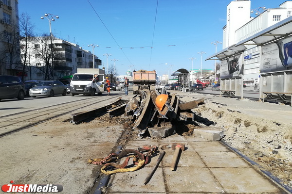 В Екатеринбурге из-за ремонта трамвайных путей закроют перекресток Шефской и Энтузиастов - Фото 1