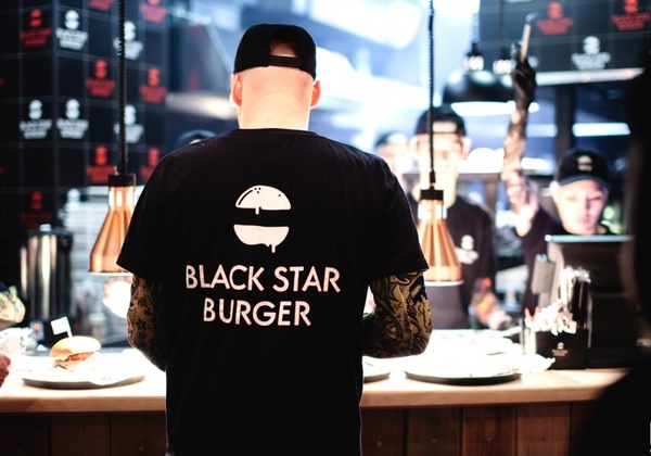 Black Star Burger вытеснил пиццерию на Вайнера - Фото 1