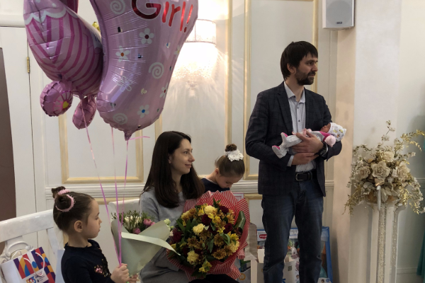 В Екатеринбурге родился седьмой ребенок, который в 2025-м году откроет Всемирную выставку ЭКСПО - Фото 1