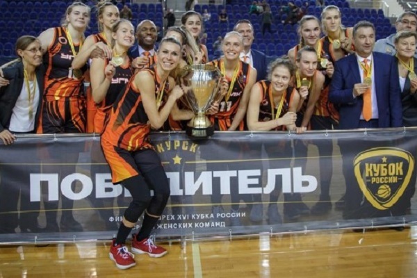 Баскетболистки УГМК завоевали кубок России, в финале переиграв курское «Динамо» - Фото 1