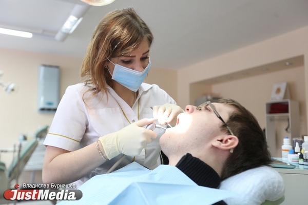 В горздраве Екатеринбурга рассказали, как в новогодние праздники будут работать стоматологии и поликлиники - Фото 1