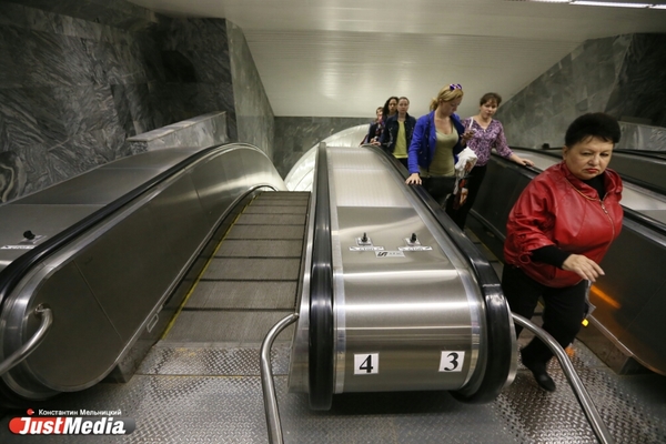 Метрополитен Екатеринбурга потратит 1,9 миллиона рублей на ремонт поручней - Фото 1