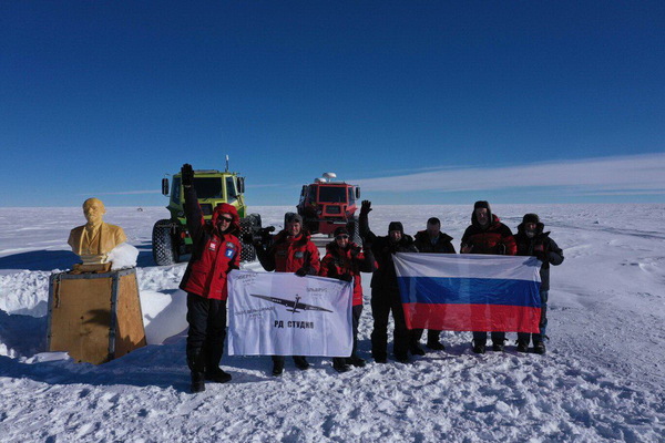 В Кольцово встретят екатеринбуржца Алексея Макарова, который с Валдисом Пельшем пересек Антарктиду  - Фото 1