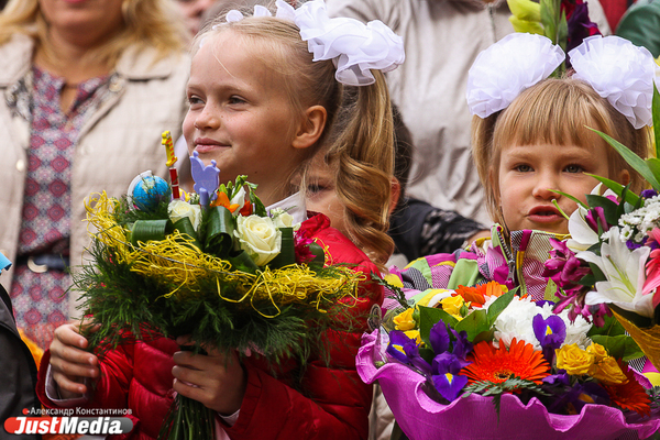 В первые классы в Екатеринбурге записали более 800 детей-льготников - Фото 1