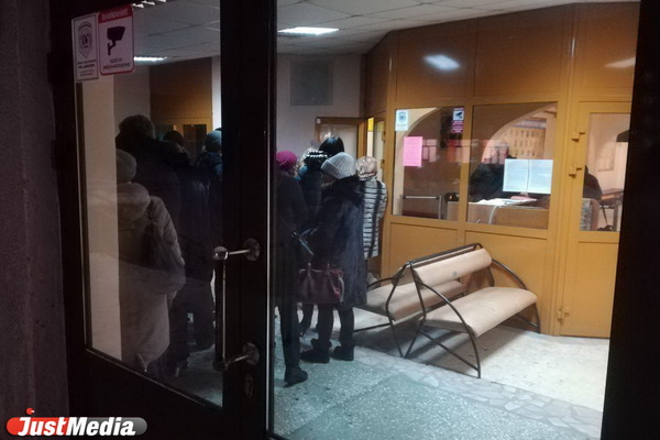 В Екатеринбурге родители осадили топовые школы, чтобы записать в них своих детей - Фото 1