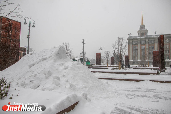  Шесть районных администраций Екатеринбурга получили нарекания за уборку снега - Фото 1