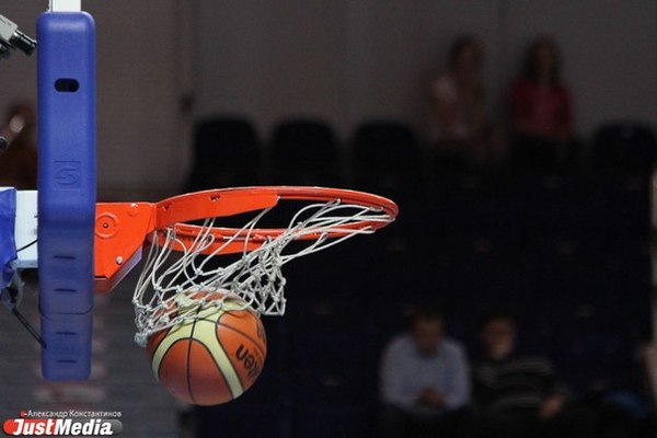 Баскетболистки УГМК разгромили итальянскую «Фамилу» в домашнем матче Евролиги - Фото 1