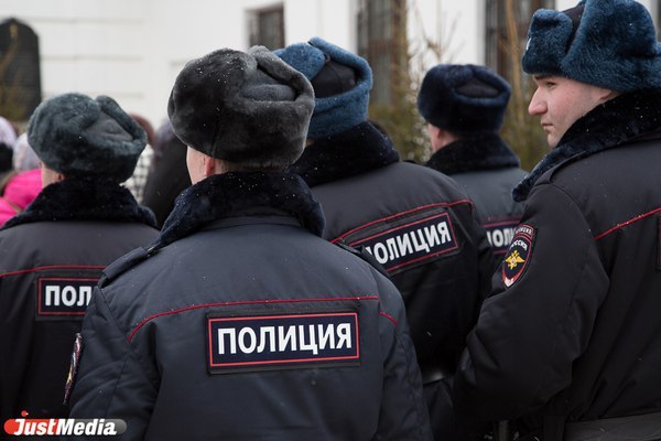 Полиция Екатеринбурга начала проверку информации о нападении группы подростков на горожанина - Фото 1