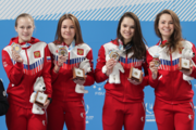 Евгения Захарова (на фото - слева) в составе эстафетной четверки сборной России. Источник: krsk2019.ru