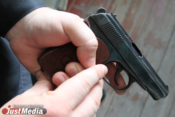 В Екатеринбурге 19-летний студент расстрелял автомобиль   - Фото 1