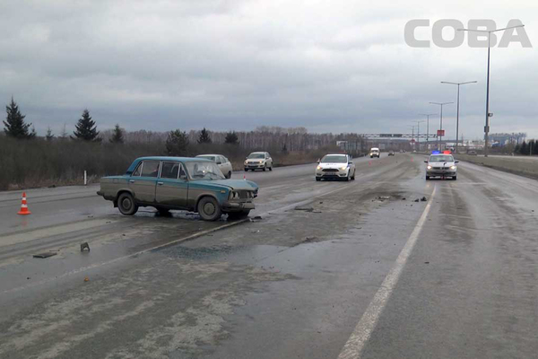 На Кольцовском тракте не поделили дорогу три ВАЗа - Фото 1