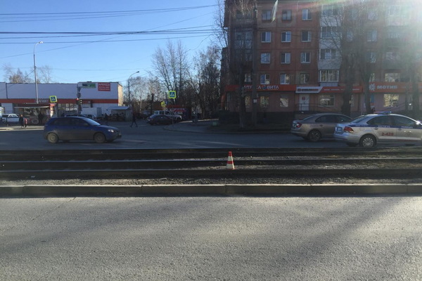 На Сортировке 13-летний мальчик упал с «колбасы» трамвая и ударился головой о рельсы - Фото 1