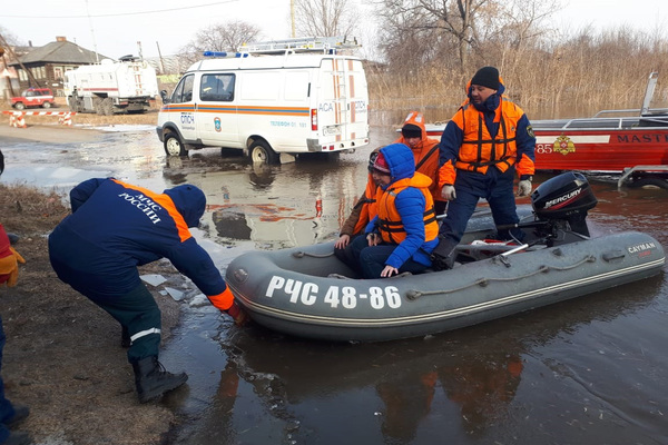 В Свердловской области 27 населенных пунктов остаются отрезанными от жизни из-за паводка - Фото 1