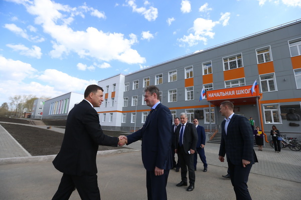 Свердловский губернатор и глава УГМК оценили реконструкцию объектов Верхней Пышмы - Фото 1
