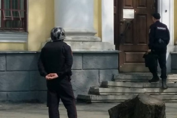 В Екатеринбурге эвакуировали Дом художника - Фото 1