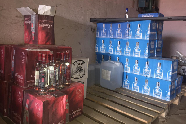 В Нижнем Тагиле нашли склад с паленым алкоголем - Фото 1