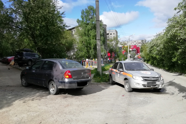 В Первоуральске в столкновении двух легковушек пострадал 7-летний мальчик - Фото 1