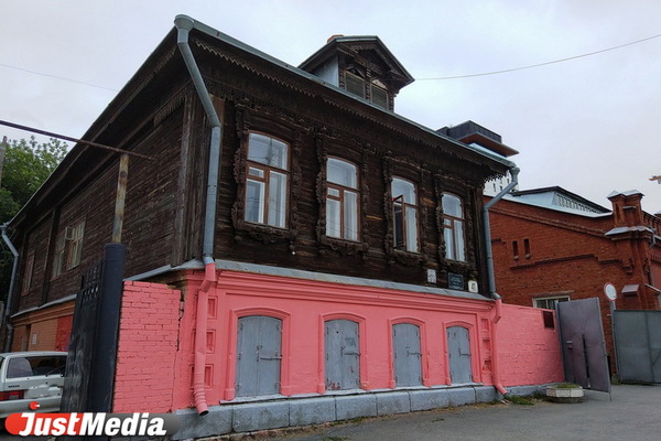 Набранными бусинами и гирьками украсил военный инженер полукаменный дом для купца Крутикова JUSTHISTORY - Фото 1