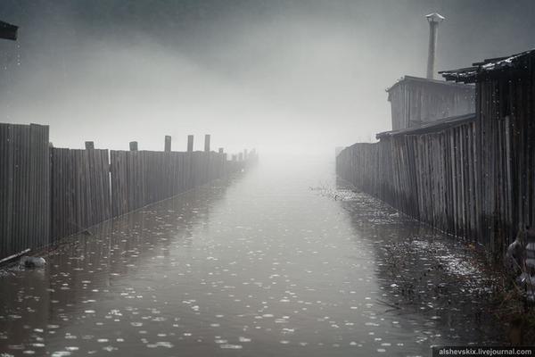 Дожди затопили автомобильный мост на востоке Свердловской области - Фото 1