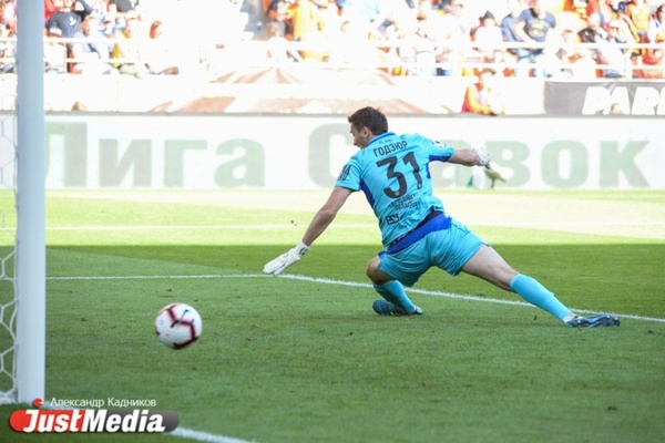 «Урал» пропустил четыре мяча от «Краснодара» и потерпел четвертое поражение в сезоне - Фото 1