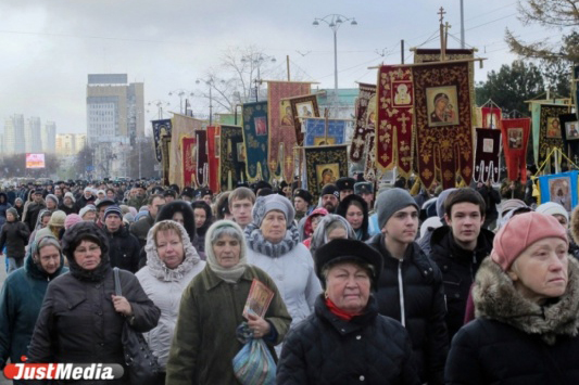 Крестным ходом от Екатеринбурга до Верхотурья пройдут около 400 паломников - Фото 1