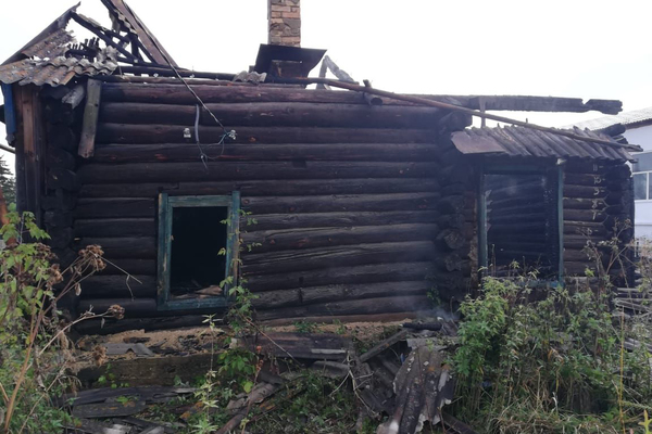 В селе Новопышминское в сгоревшем доме нашли труп женщины-инвалида - Фото 1