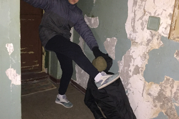 В Лесном осудили двух молодых людей, которые насмерть забили мужчину в общежитии - Фото 1