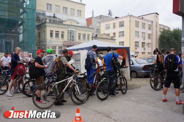 В Госдуме предлагают отбирать автомобильные права у велосипедистов за грубые нарушения ПДД - Фото 1