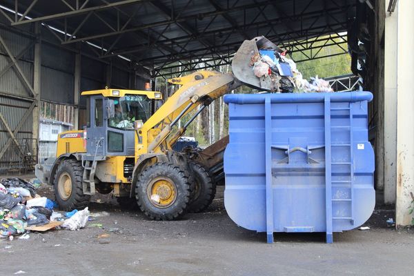 Отходы едут на мультилифтах: на Широкореченском полигоне запустили мусороперегрузочную станцию - Фото 1