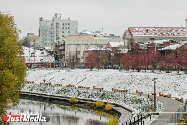 Смотрим красивые фотографии снежного Екатеринбурга - Фото 1
