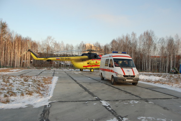 Трех детей в тяжелом состоянии эвакуировали с севера Свердловской области в Екатеринбург на новом супервертолете - Фото 1