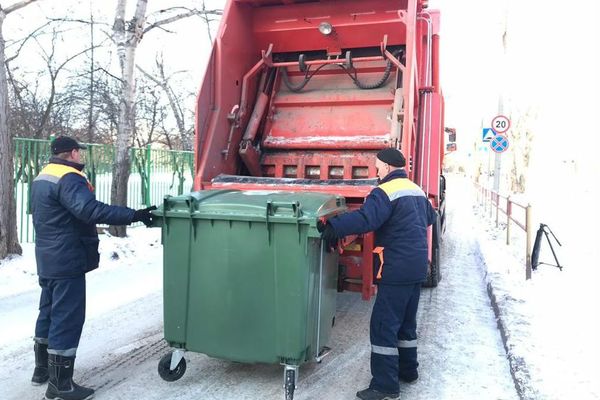 В Каменске-Уральском наладили выборку из мусора пластика, металла и стекла - Фото 1