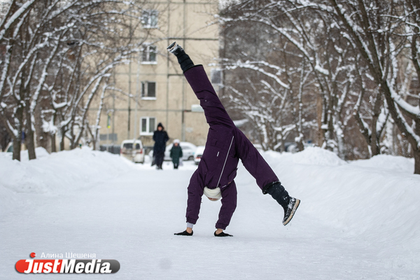  Мария Дудорова, восьмилетняя начинающая модель: «В этом году зимой можно кататься на коньках, санках  и не бояться отморозить нос». В Екатеринбурге -7 - Фото 1