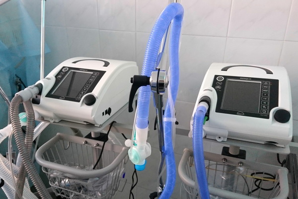 Нижнетагильская больница закупила аппараты ИВЛ для детей с паллиативными состояниями - Фото 1