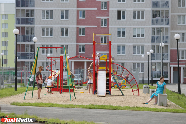 В 2020 году мэрия Екатеринбурга выделит на благоустройство дворов 243 млн рублей - Фото 1