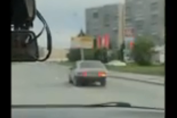 В Екатеринбурге пьяного водителя «девятки» остановили только выстрелы по колесам - Фото 1