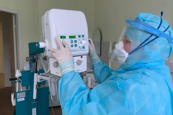 В Екатеринбурге больница № 40 получила супер-рентгенаппараты для работы с COVID-пациентами - Фото 1