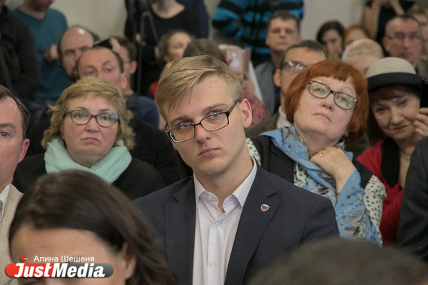 Во время обсуждения отчета мэра самого молодого депутата Екатеринбурга попытались забрать в военкомат - Фото 1