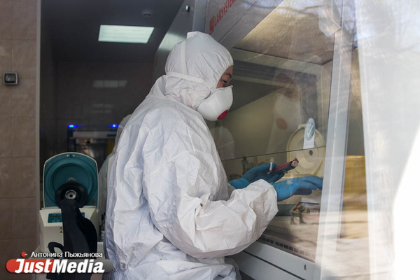 Оперативный штаб подтвердил три случая смерти от коронавируса за сутки на Среднем Урале - Фото 1