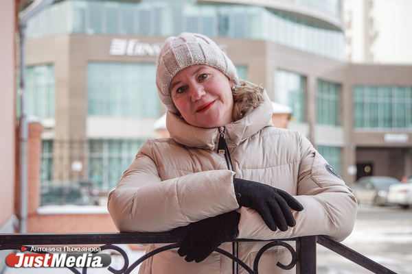 Общественница Оксана Иванова: «Ноябрьская погода меня тоже радует и вдохновляет». В Екатеринбурге -3 градуса - Фото 1