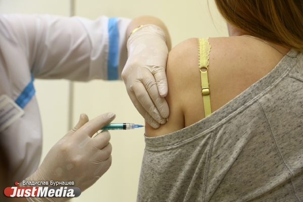 В Свердловской области не зафиксировано серьезных осложнений после прививки от COVID-19 - Фото 1
