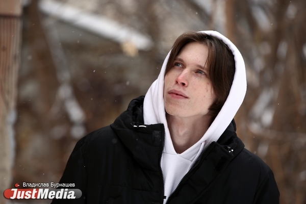 Максим Казаев, киберспортсмен: «Я настолько вжился в роль своего ледяного персонажа, что мне стало пофиг на мороз». В Екатеринбурге -4 градуса - Фото 1