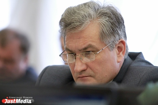 Свердловский министр образования сдал тестовый ЕГЭ - Фото 1